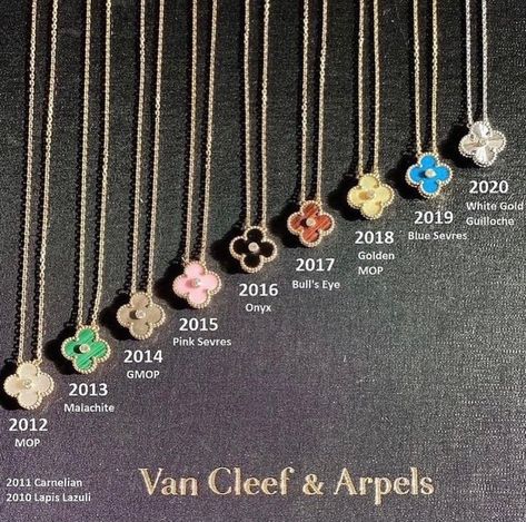 Carved Jewelry, Van Cleef And Arpels Jewelry, Inexpensive Jewelry, Expensive Jewelry Luxury, Van Cleef And Arpels, Dope Jewelry, Girly Accessories, Classy Jewelry, Expensive Jewelry