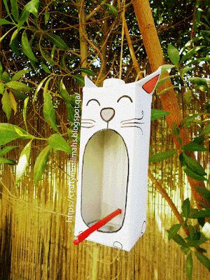 Crafty Muslimahs: Milk Carton Bird Feeder Milk Carton Bird Feeder, Bird Feeders Diy, Bird Feeders For Kids To Make, Milk Carton Crafts, Bird Feeder Craft, Handmade Bookmarks Diy, Homemade Bird Feeders, Japan Crafts, Cat Bird