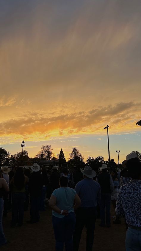 Sunsets and Jaripeos 
Summer vibes
#baile #jaripeo #mexican #sunset #aesthetic #summer Jaripeo Aesthetic, Mexican Sunset, Aesthetic Sunset, Sunset Aesthetic, Life Aesthetic, 2025 Vision, Aesthetic Summer, Summer Vibes, Vision Board