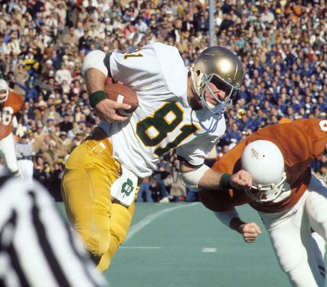 Notre Dame - Texas: Classic photos of 1978 Cotton Bowl - Sports Illustrated Touchdown Jesus, Collage Football, Arkansas Football, Cotton Bowl, Oregon Ducks Football, Navy Sailor, Notre Dame Football, Bowl Game, Ohio State Football