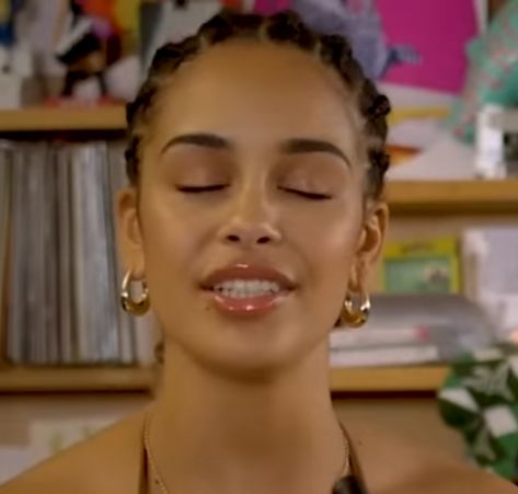 AT HER TINY DESK CONCERT Tiny Eyebrows, Tiny Desk Concert, Tiny Desk, Tiny Desks, Jorja Smith, Eyebrows, Desk, Concert, Quick Saves