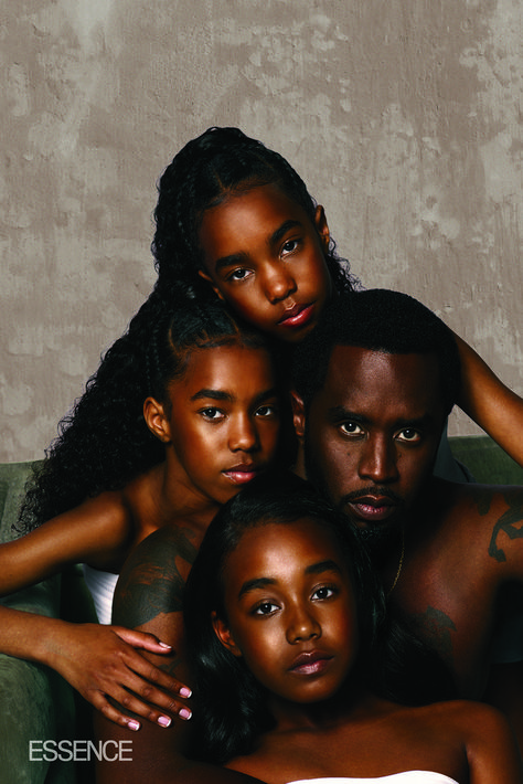 Black Family Photoshoot, Black Fatherhood, Shooting Photo Studio, Kim Porter, Diddy Combs, Unapologetically Black, Afrikaanse Mode, Black Family, Yoga Philosophy