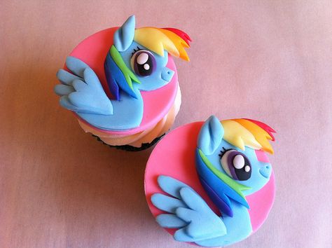 Rainbow Dash Cupcakes, Pony Cake Design, Pony Cupcakes, Cupcake Rainbow, My Little Pony Cupcakes, Rainbow Dash Birthday, Rainbow Dash Party, Pony Ideas, Cake Design Ideas