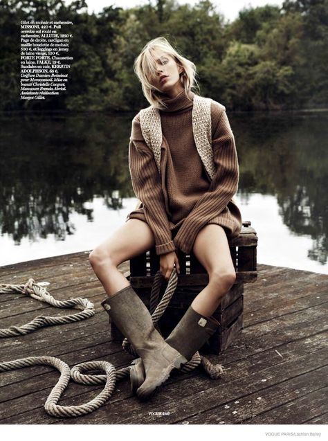 Anja Rubik Gets Cozy in Autumn Knitwear Looks for Vogue Paris by Lachlan Bailey Lachlan Bailey, Editorial Vogue, Frida Gustavsson, Mode Editorials, Autumn Knitwear, Anja Rubik, Fashion Photography Inspiration, Fall Photoshoot, Looks Street Style