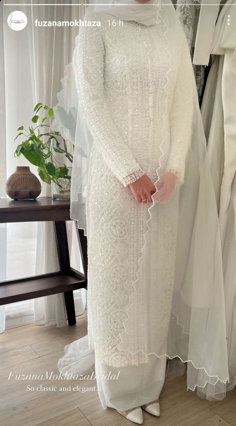 Baju Kurung Nikah Lace, Baju Kurung Wedding Dresses, Baju Sanding Simple, Malaysia Wedding Dress Hijab, Baju Akad Nikah Muslim Simple, Modern Traditional Wedding Dress, Dress Akad Nikah Muslimah, Malaysian Wedding Dress Muslim, Malay Wedding Dress Nikah