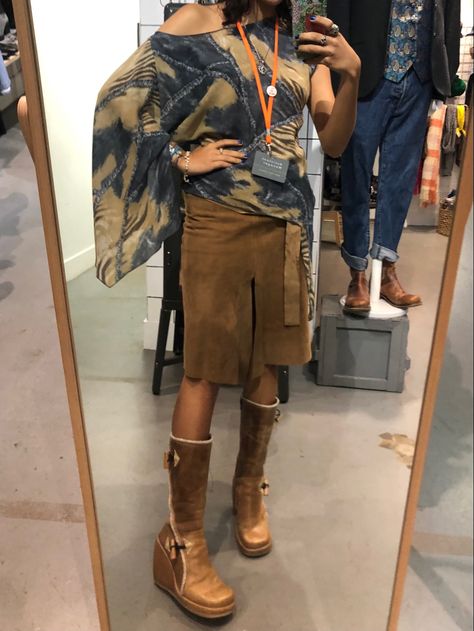 Destroy Boots Outfit, Destroy Boots Vintage, Destroy Boots, Suede Skirt, Boots Outfit, 70s Fashion, Cute Outfits, Skirt, Boots