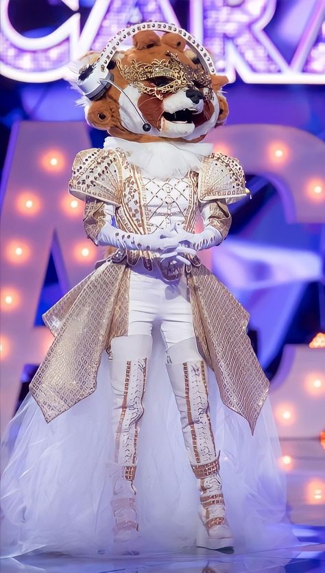 Masked Singer Costume Ideas, Masked Singer Costumes, Singers Costumes Ideas, Singer Costumes, Masked Singer, Cute Cosplay, Rainbow Heart, Cartoon Shows, Wedding Dresses Unique