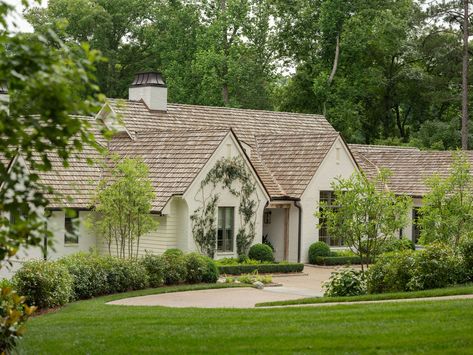 Woodlands Cottage | Jonathan Miller Architecture & Design Modern English Cottage Exterior, European Cottage Exterior, Modern European Farmhouse, English Cottage Exterior, Modern Traditional House, Modern English Cottage, Modern Cottage Homes, Cottage Home Interior, Cottage Extension