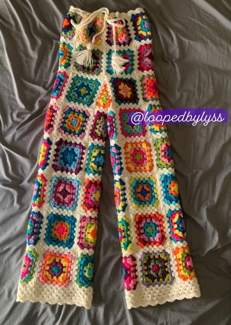 Crochet Cord Set Outfit, How To Crochet Granny Square Pants, Crochet Flower Pants, Crochet Pants Granny Square, Granny Square Crochet Pants, Rainbow Granny Square Pants, Crochet Pants Pattern, Crochet Festival, Square Pants