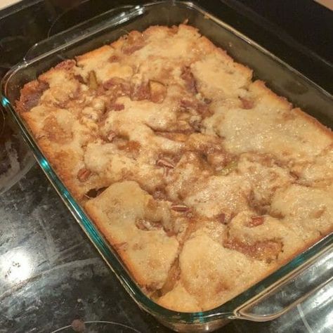 Poor Man’s Apple Cobbler Peach Salad Recipes, Dump Cakes, Canned Apples, Apple Cobbler, Cinnamon Cake, Peach Salad, Poor Man, Best Pie, Delicious Pies