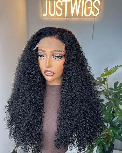 Big black curly>> 24 inches hair paired with 5x5 closure Wig price: £230 Available for next day delivery! 🇬🇧 Link to shop in bio! Www.Justwigs.online 5x5 Closure Wig, Curly Lace Wig, Frontal Wig Hairstyles, Black Curly, Closure Wig, Stylish Hair, Curly Wigs, Afro Hairstyles, Frontal Wigs