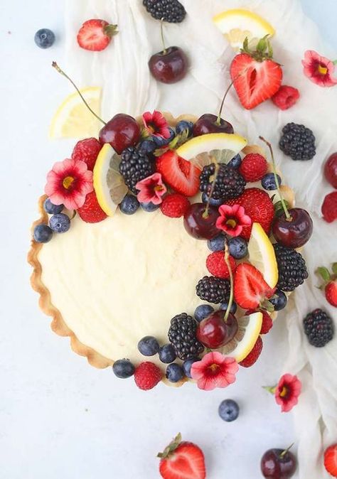 Sink your teeth into this light and refreshing Lemon Tart Recipe with Mascarpone and Fresh Berries with simple sugar crust! Recipe With Mascarpone, Mascarpone Recipes, Lemon Tart Recipe, Citrus Desserts, Easy Pie Crust, Baked Pie Crust, Berry Tart, Berry Cake, Tart Recipe