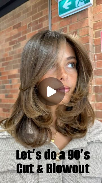 Lachy | MELBOURNE COLOUR SPECIALIST on Instagram: "Had so much fun doing this with @eloisemumme 

#blowout #haircut #cut #90s #bouncy #melbourne #hair" Bouncy Layered Hair Short, Medium Length 90s Layered Hair, 90s Hairstyle Layers, Medium Bouncy Hair, Rachel Green Short Haircut, Late 90s Haircuts, Medium Length Bouncy Layers, How To Get 90s Hair Blowout, 90a Haircut