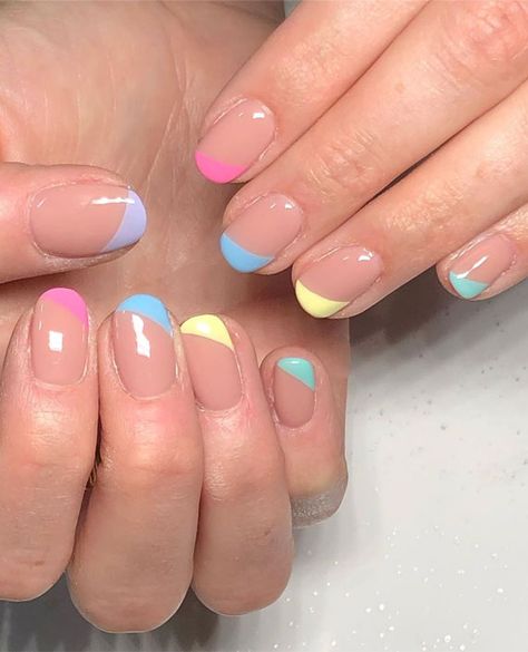 10 French Tip Nails Inspired - Spring Nail trends to wear now, French Nails Color French Manicure, Nail French, Colored Nail Tips, Tutorial Eyeliner, Natural Nail Designs, Nails Inspired, French Tip Nail Designs, Spring Nail Trends, Moon Nails