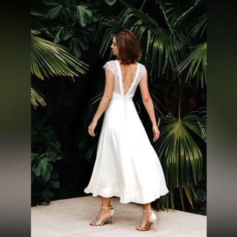 Tea Length White Dress, Tea Length Wedding Dress Lace, Ankle Length Wedding Dress, Casablanca Bridal Gowns, City Hall Wedding Dress, Brown Dresses Formal, Short Wedding Gowns, Retro Bridal, Beautiful Wedding Gowns