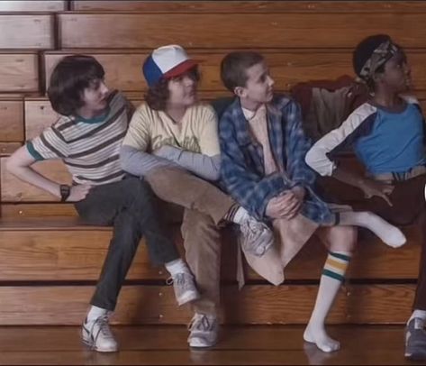 Stranger Things Bts, Small Town Mystery, Stranger Things Tv Series, 11 Stranger Things, Hounds Of Love, Stranger Things Halloween, Tv Musical, St Cast, Duffer Brothers