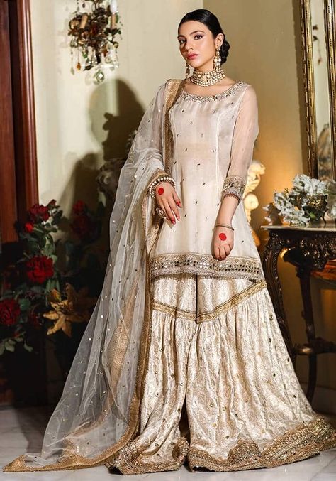 White Gharara, Nilofer Shahid, Gharara Designs, Nikkah Dress, Pakistani Fancy Dresses, Pakistani Bridal Dresses, Bridal Dress Design, Fancy Dress Design, Pakistani Dress Design