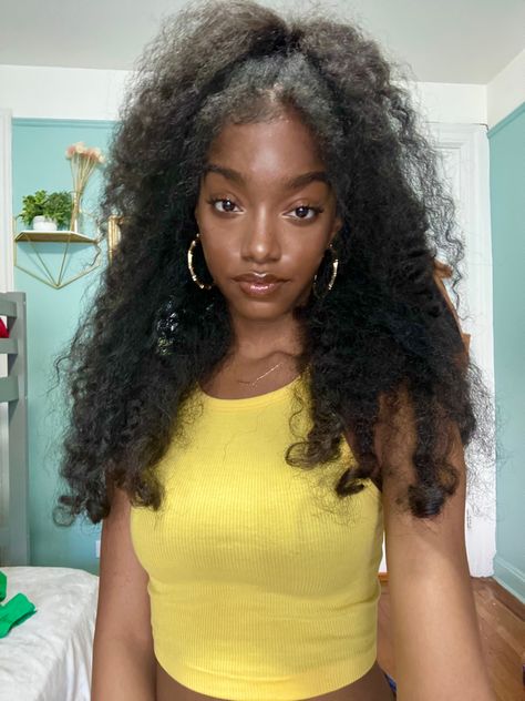 Blck Girl Hairstyles Natural, Spring Fancy Outfits, Long Poofy Hair, Afrolatina Hairstyles, Long Natural Hairstyles For Black Women, Long Curly Hair Black Women, Long Natural Hair Black Women, Glamorous Hairstyles For Long Hair, Curly Hair Black Woman