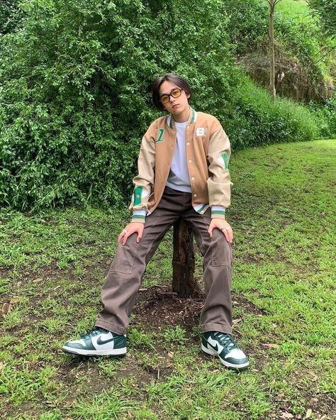 Green Dunks Outfit Men, Green Shoes Outfit Men, Green Shoes Outfit, Create A Wardrobe, Dunks Outfit, Spiritual Fashion, Moda Aesthetic, Reflective Sunglasses, Casual Party Outfit