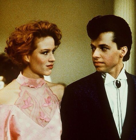 Andie and Duckie Best Oscar Dresses, Film Cult, John Hughes, Oufits Casual, Cute Couple Quotes, See Movie, Oscar Dresses, Iconic Dresses, Prom Photos