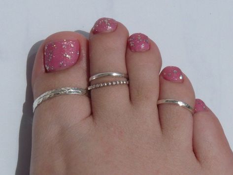 toe ring,  This toe ring is handmade and polished to a high shine in my shop.  I used half round wire to make this Sterling silver toe ring.  Toe Ring is slightly adjustable   If you need a specific size convo me. Toe Nails Designs, Toe Nail Colors, Toe Ring Designs, Toes Nails, Ring Finger Nails, Ring Finger Tattoos, Silver Rose Ring, Sterling Silver Toe Rings, Ring Tattoos