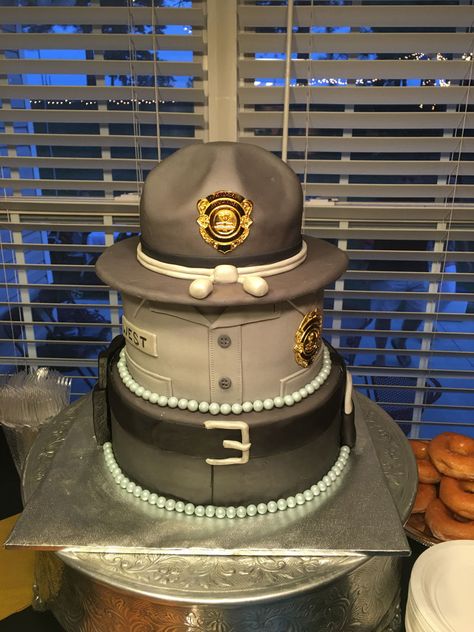 State Trooper Celebration Cake  on Cake Central State Trooper Wedding, Law Enforcement Cake, Police Officer Party, Lawyer Cake, Jeep Cake, Police Cakes, Police Retirement Party, Sheriff Star, Police Graduation