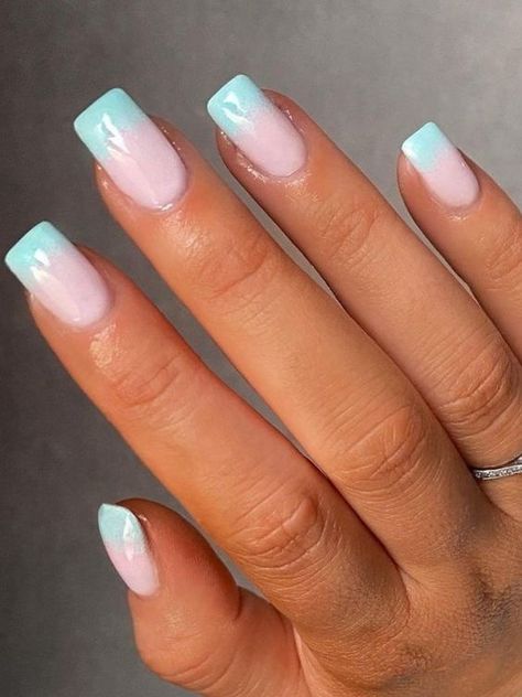 Baby Blue Summer Nails, Easy Summer Nail Designs, Ombre Nail Colors, Easy Nail Designs Summer, Ombre Gel Nails, Cruise Nails, Blue Ombre Nails, Beach Nail Designs, Beach Nail