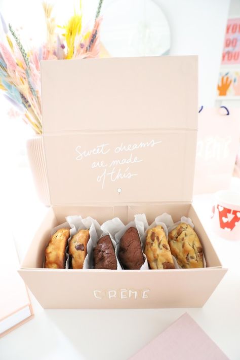 Cookie Dough Cookies, Cake Boxes Packaging, Brownie Packaging, Bakery Packaging Design, Cookie Shop, Cookies Branding, Bread Packaging, Baking Packaging, Chocolate Cookie Dough