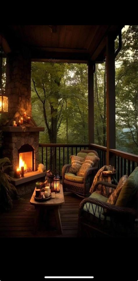 Back Porch Designs, Log Cabin Interior, Little Cabin In The Woods, Log Cabin Rustic, Romantic Cabin, Cottage Aesthetic, Cabin Interiors, Cabin Living, Little Cabin