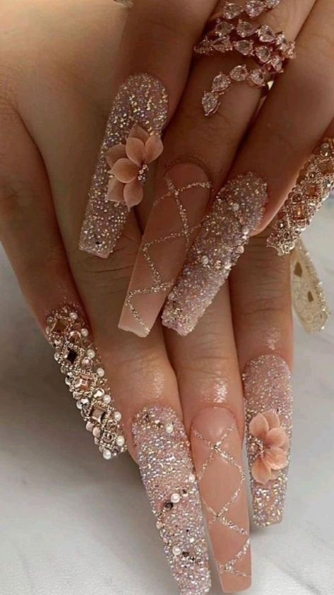 Seni Resin, Quinceanera Nails, Nails Design With Rhinestones, Rose Gold Nails, Bling Acrylic Nails, Prom Nails, Luxury Nails, Coffin Nails Designs, Bling Nails