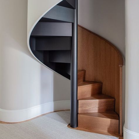 Eck MacNeely Architects on Instagram: “Square footage in the city is precious! The objective of this Beacon Street condo was to combine the third floor unit with the homeowner's…” Mezanine Interior Small House, Round Stairs Design Modern, Malta Apartment, Downtown Condo, Round Stairs, Spiral Stairs Design, Loft Style Interior, Small Country Homes, Condo Renovation