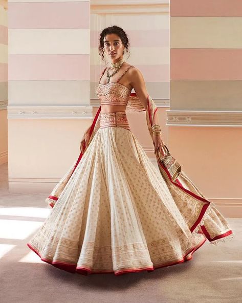 Tarun Tahiliani’s Spring Summer Collection Is Perfect For Weddings Sheer Blouse Designs, Chikankari Lehenga, Indian Outfits Lehenga, Wedding Festivities, Traditional Indian Outfits, Indian Bridal Dress, Summer Wedding Outfits, Tarun Tahiliani, Indian Lehenga