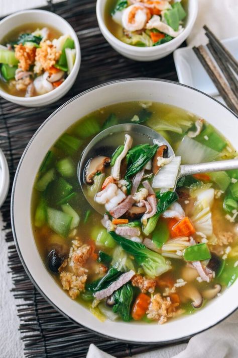 Chinese American Sizzling Rice Soup features seafood, chicken, ham, vegetables, and an impressive finishing touch of crispy sizzling rice. Source: thewoksoflife.com Sizzling Rice Soup Recipe, Sizzling Rice Soup, Sizzling Rice, Wok Of Life, Rice Soup Recipes, Chicken Ham, Cheesy Chicken Broccoli, Broiled Chicken, Tasty Meat