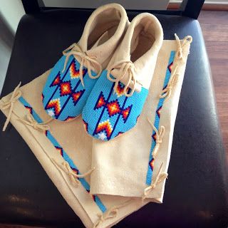 Creative Native Boutique: Women's Fully Beaded Moccasins & Leggings Native American Boots, Baby Moccasin Pattern, Native American Moccasins, Moccasin Pattern, Indian Beadwork, Beaded Moccasins, Native American Regalia, Knitting Patterns Free Blanket, Beads Craft Jewelry