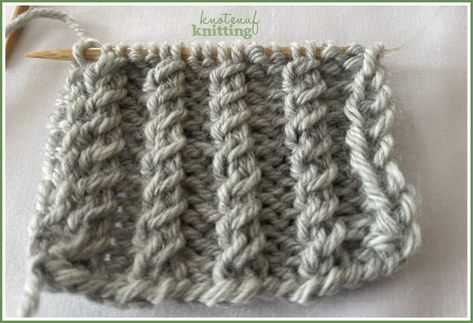 Cable 2 Back (C2B) without a cable needle Seamless Knitting Patterns, Sweater Tutorial, Memory Blanket, Seamless Knitting, Cable Needle, Cable Knitting, Knitted Afghans, Knitting Instructions, Cable Stitch