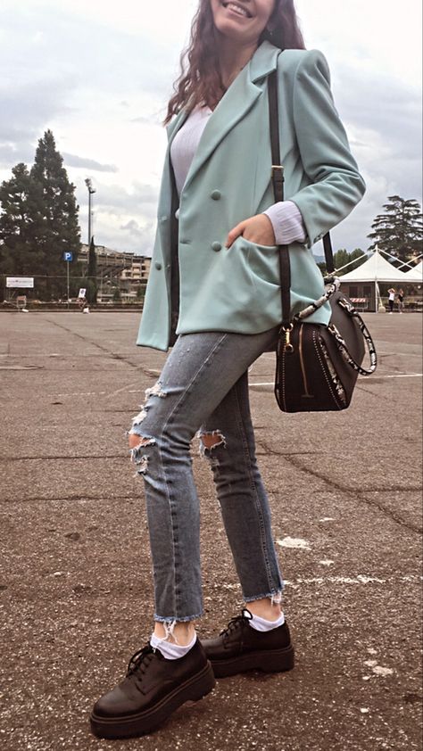 Casual look with a vintage pastel aquamarine blazer, ripped jeans, white 100% cotton blouse and chunky black shoes Chunky Black Shoes, Blazer Casual Outfit, Pastel Blazer, Blazer Casual, Jacket Outfit, Jeans White, Cotton Blouse, Cotton Blouses, Ripped Jeans