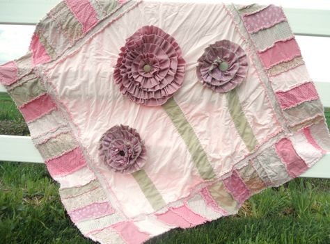 Rag Quilt Patterns, Baby Rag Quilts, Rag Quilts, 3d Quilts, Rose Quilt, Ruffle Flower, Quilt Care, Lap Quilts, Flower Quilt