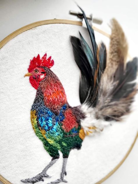 Chicken Embroidery, Textiles Projects, Bird Quilt, Basic Embroidery Stitches, Chickens And Roosters, Bird Embroidery, Animal Embroidery, Hand Embroidery Art, Sewing Art