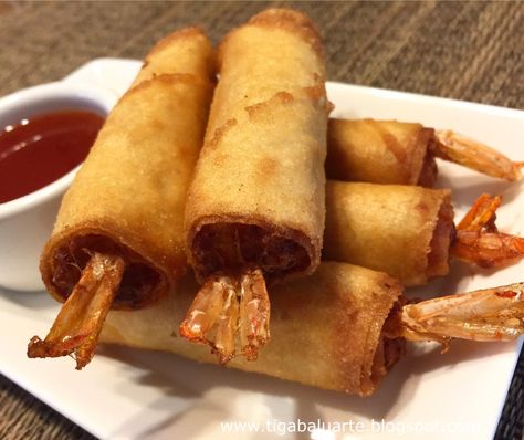 Shrimp and Pork Lumpia is a Filipino favorite food. It is made with regular Lumpia ingredients plus shrimps. Great for potluck, parti... Shrimp Lumpia Recipe Filipino, Shrimp Lumpia Recipe, Pinoy Christmas Food, Filipino Christmas Food, Filipino Party Food, Shrimp Lumpia, Pork Lumpia, Filipino Food Party, Filipino Christmas Recipes