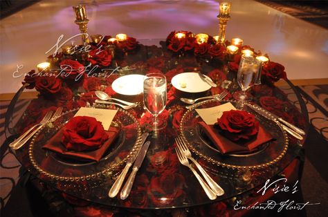 Red Backyard Wedding, Red Wedding Receptions, Rose Wedding Theme, Red Wedding Decorations, Head Table Decor, Enchanted Florist, Painting The Roses Red, Head Table Wedding, Red Wedding Theme