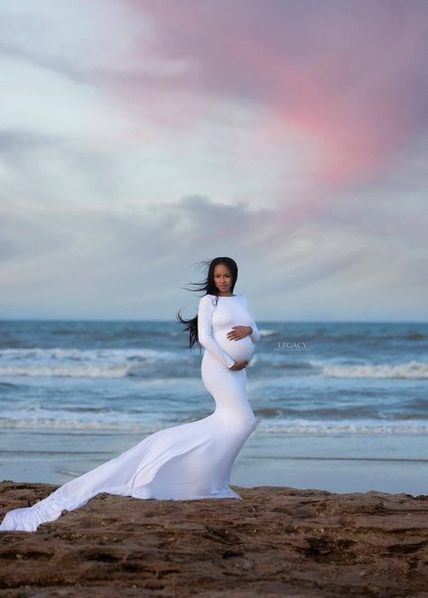 Dresses At The Beach, Maternity Shoot Beach, Maternity Shoot Dresses, Beach Maternity Pictures, Maternity Gown Photography, Maternity Picture Outfits, Maternity Photography Beach, Maternity Dresses Photography, Gown Long Sleeve