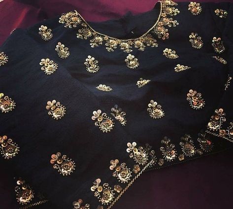 Black Work Blouse, Embroidery Styles, Sari Design, Sari Blouse Designs, Black Pure, Indian Saree Blouses Designs, Ladies Blouse Designs, Sequin Blouse, Unique Blouse Designs