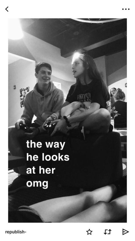 The way he looks at her omg Best Couple Goals, He Looks At Her, Cute Relationship, Couple Goals Teenagers Pictures, Relationship Questions, The Way He Looks, Couple Goals Teenagers, Relationship Texts, Boyfriend Goals