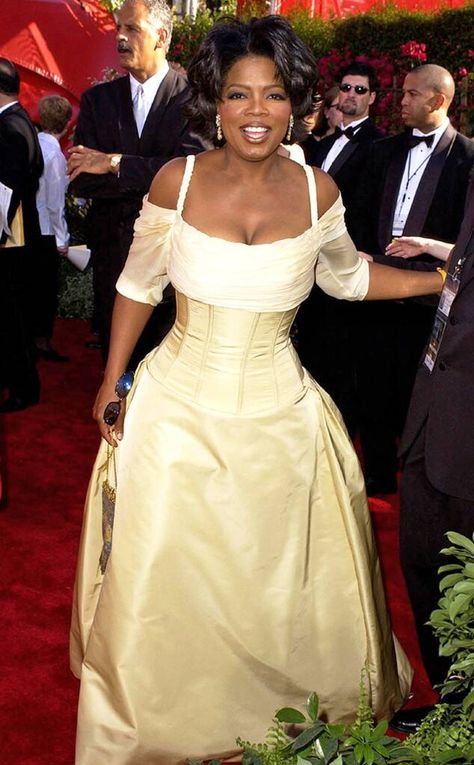 Oprah Winfrey from Best Dressed Stars Ever at the Emmys  Oprah glowed in this pale Beauty and the Beast-esque gown by Bradley Bayou at the 2002 Emmy Awards. Oprah Winfrey Style, Oscar Fashion, Vera Wang Dress, The Emmys, Top Wedding Dresses, Black Gown, Best Dressed, Oprah Winfrey, Mellow Yellow