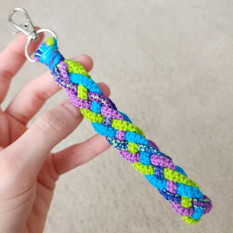 craftkizzle | Here's a quick tutorial showing how to make a double spiral friendship bracelet #friendshipbracelets #macrametutorial #spiralknot | Instagram Spiral Friendship Bracelet, Macrame Tutorial, May 5, Friendship Bracelet, Friendship Bracelets, Bracelet, On Instagram, Instagram