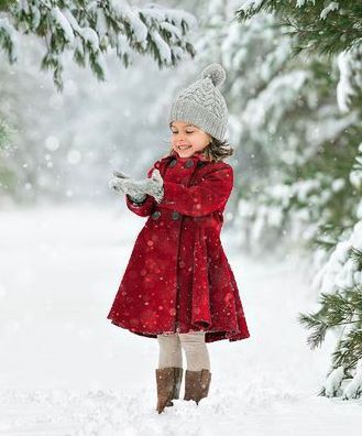 Kids High Fashion, Winter Picture, Snow Photos, Toddler Pictures, Christmas Poses, Snow Photoshoot, Toddler Photoshoot, Toddler Photos, Christmas Tale