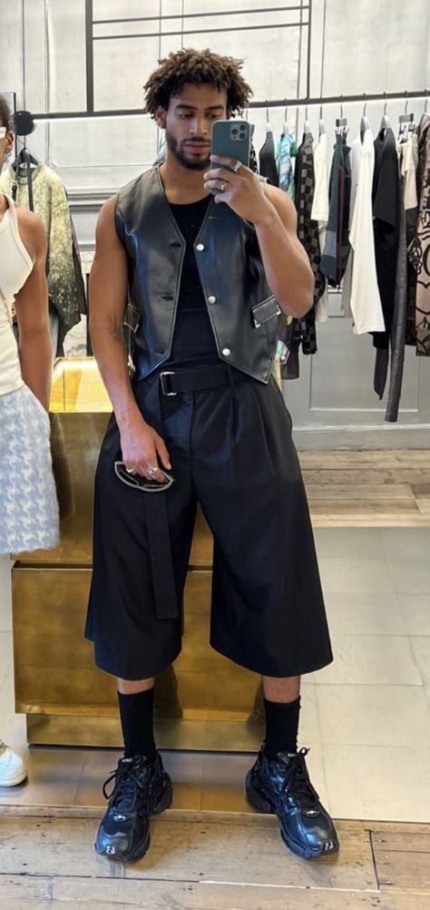 Androgynous Summer Fashion, Androgynous Fashion Summer, Mode Queer, Queer Clothes, Genderqueer Fashion, Looks Hip Hop, Festival Outfits Men, Queer Fashion, Looks Party