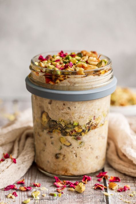 Superfood Overnight Oats, Overnight Spelt Oats, Healthy Jar Desserts, Winter Overnight Oats, Dessert Oats, Vegan Oats, Vegan Baklava, Workout Smoothie Recipes, Overnight Breakfast