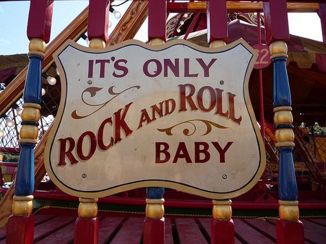 what else would it be? Rock And Roll Sign, Vintage Americana Aesthetic, Americana Aesthetic, Papa Roach, Rock Aesthetic, Daisy Jones And The Six, Fotografi Vintage, We Will Rock You, Daisy Jones