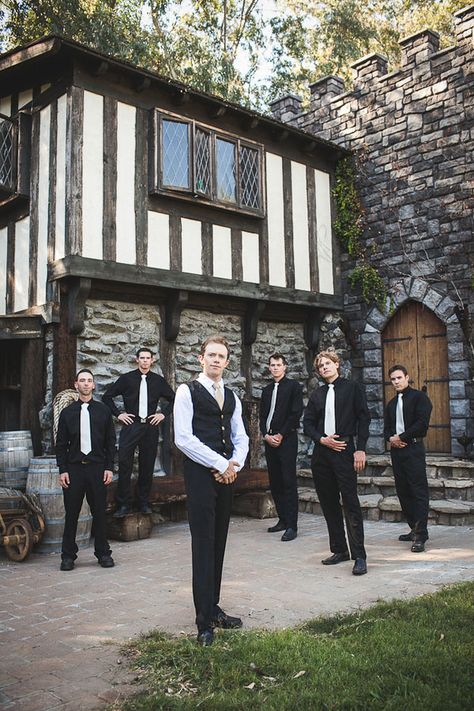 Modern Day Medieval Wedding Featuring Peacocks, Jugglers, & Thrones Medieval Groomsmen, Glittery Converse, Medieval Wedding Theme, Wedding Fest, Medieval Theme, Black Wedding Dress Gothic, Geek Wedding, Groomsmen Outfits, Medieval Wedding